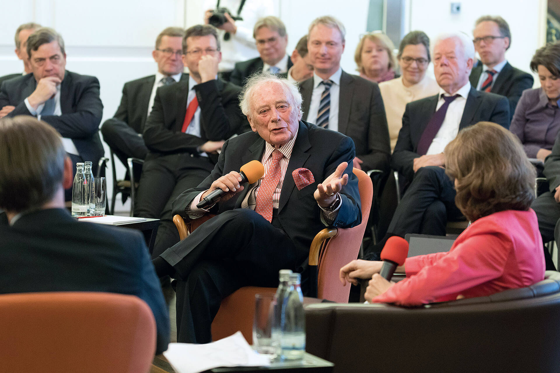 Prof. Dr. h. c. mult. Reinhold Würth is committed to regular dialog between the corporate sector and policymakers, such as at the events held here at Würth Haus Berlin.